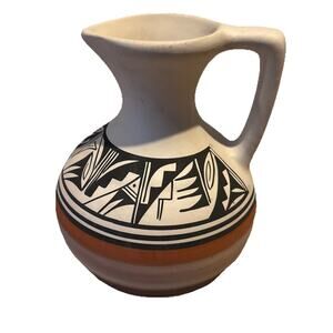 Signed Navajo Mesa Verde Indian Pottery Water Vase Aztec Colors Southwestern USA